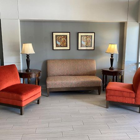Ramada By Wyndham Luling Hotel Exterior photo