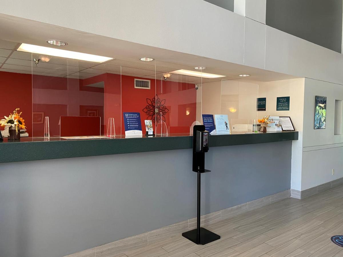 Ramada By Wyndham Luling Hotel Exterior photo